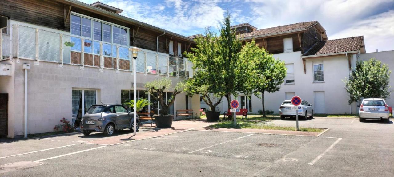 Villa Rose De Mons - Residence Services Senior La Brede Exterior foto